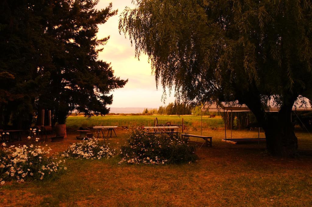 Hosteria De La Patagonia Chile Chico Bagian luar foto